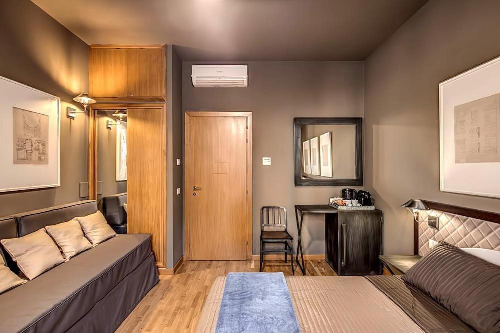 Interno5 *