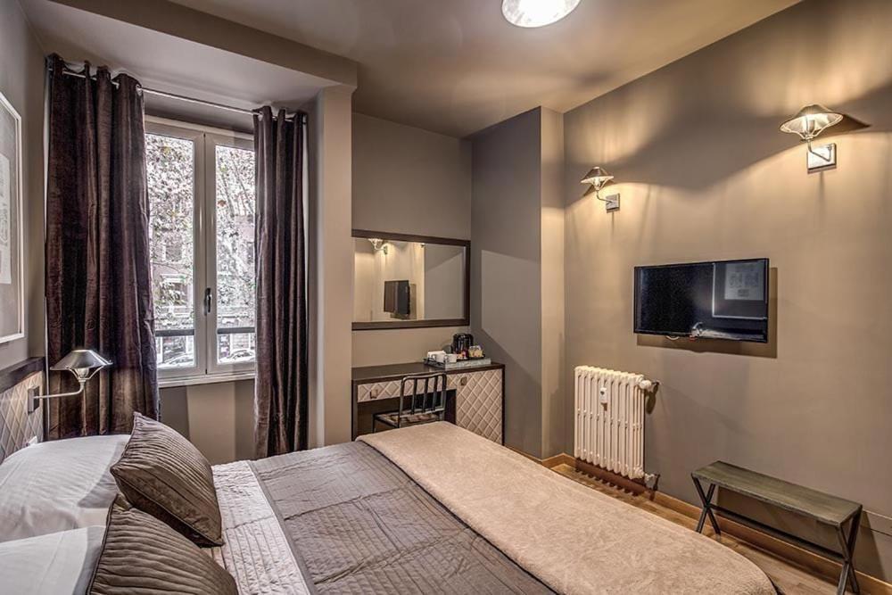 Interno5 *