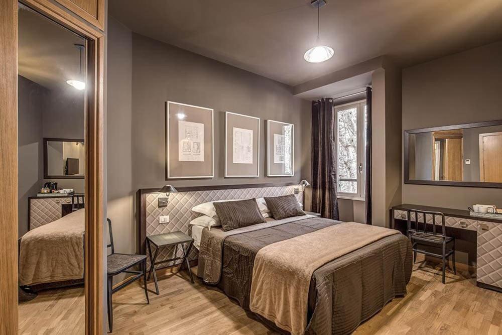 Interno5 Rom